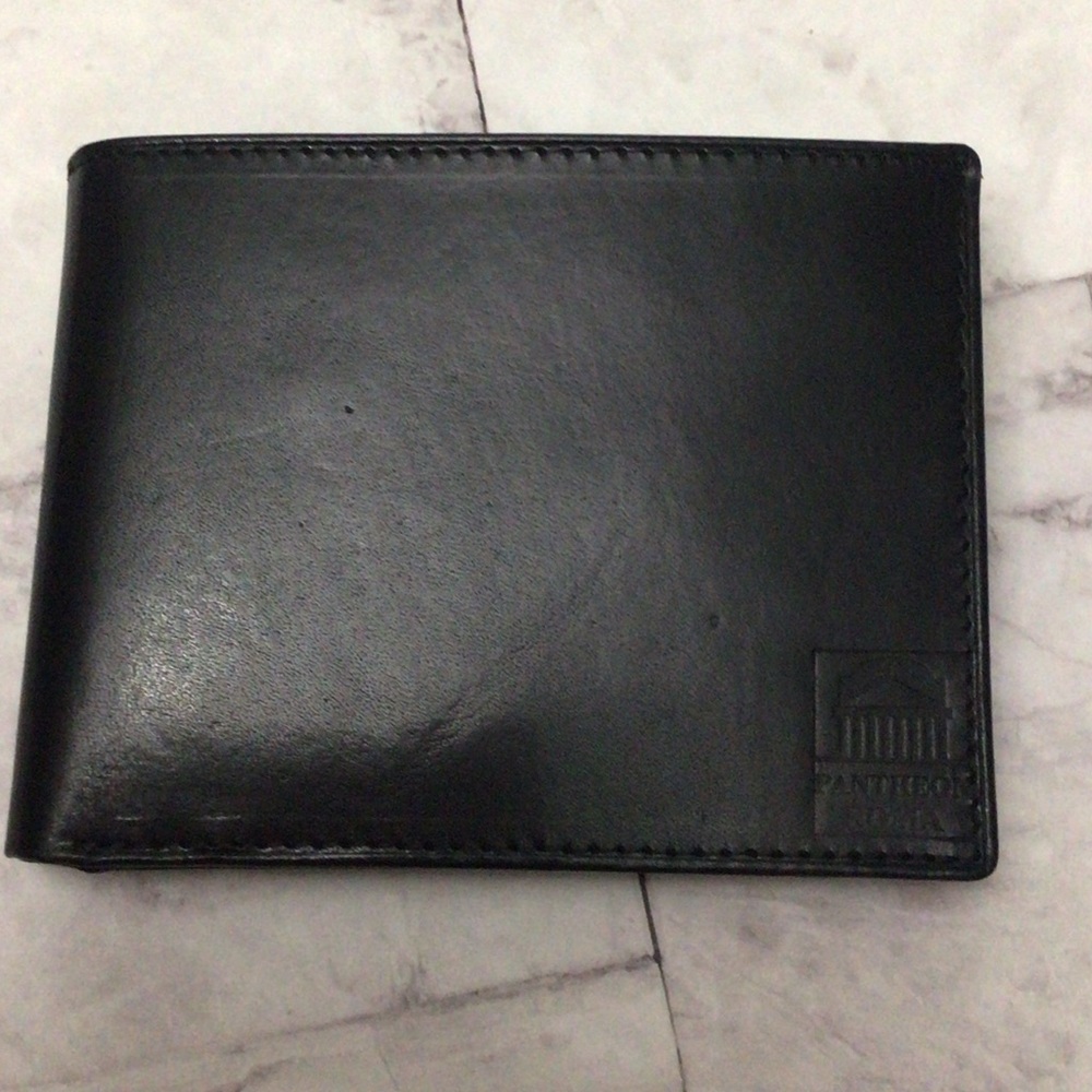 Vera Pelle Classic Black Leather wallet